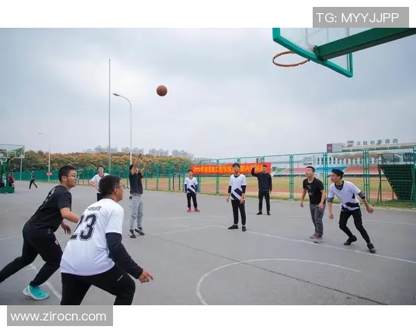 篮球晃肩技巧解析如何通过动作提升你的球场表现与对抗能力